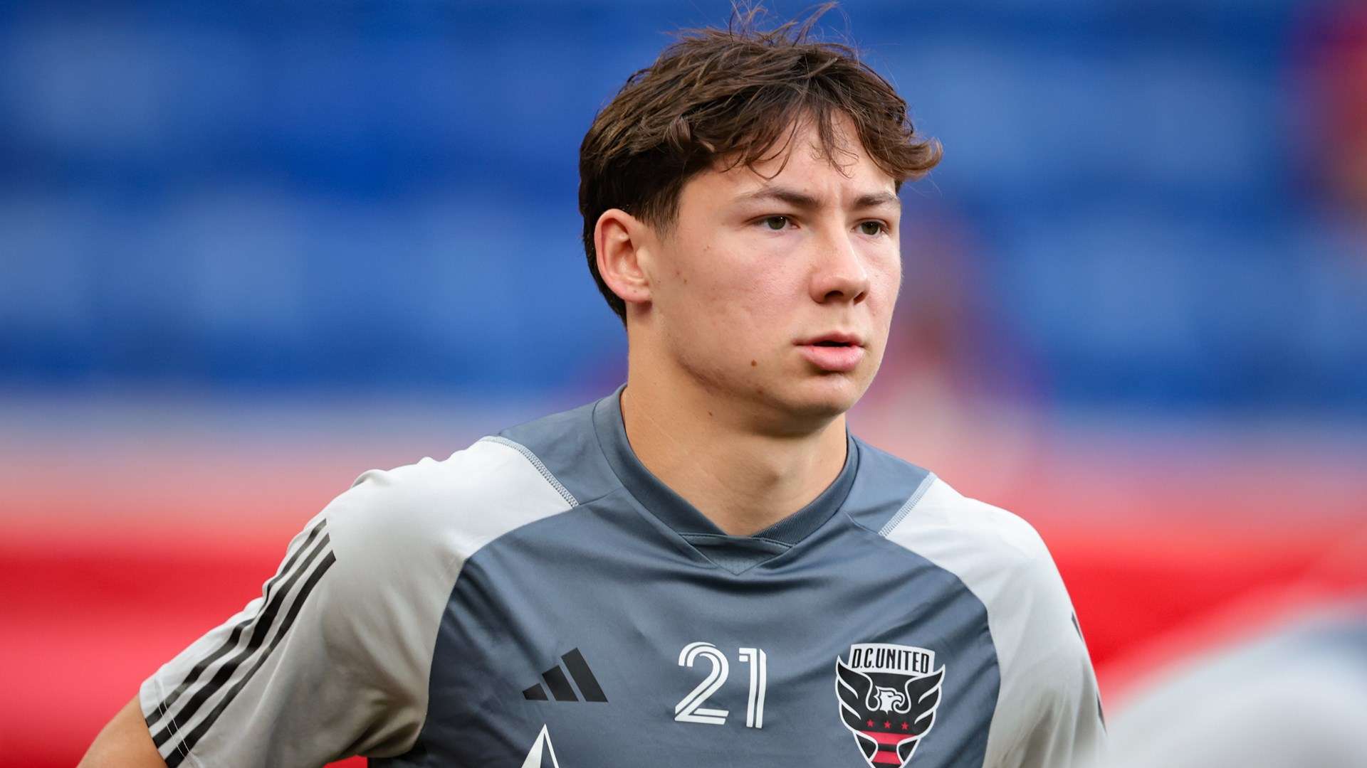 录引人关注 录引人关注